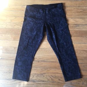 Lululemon Athletica 3/4 crop leggings